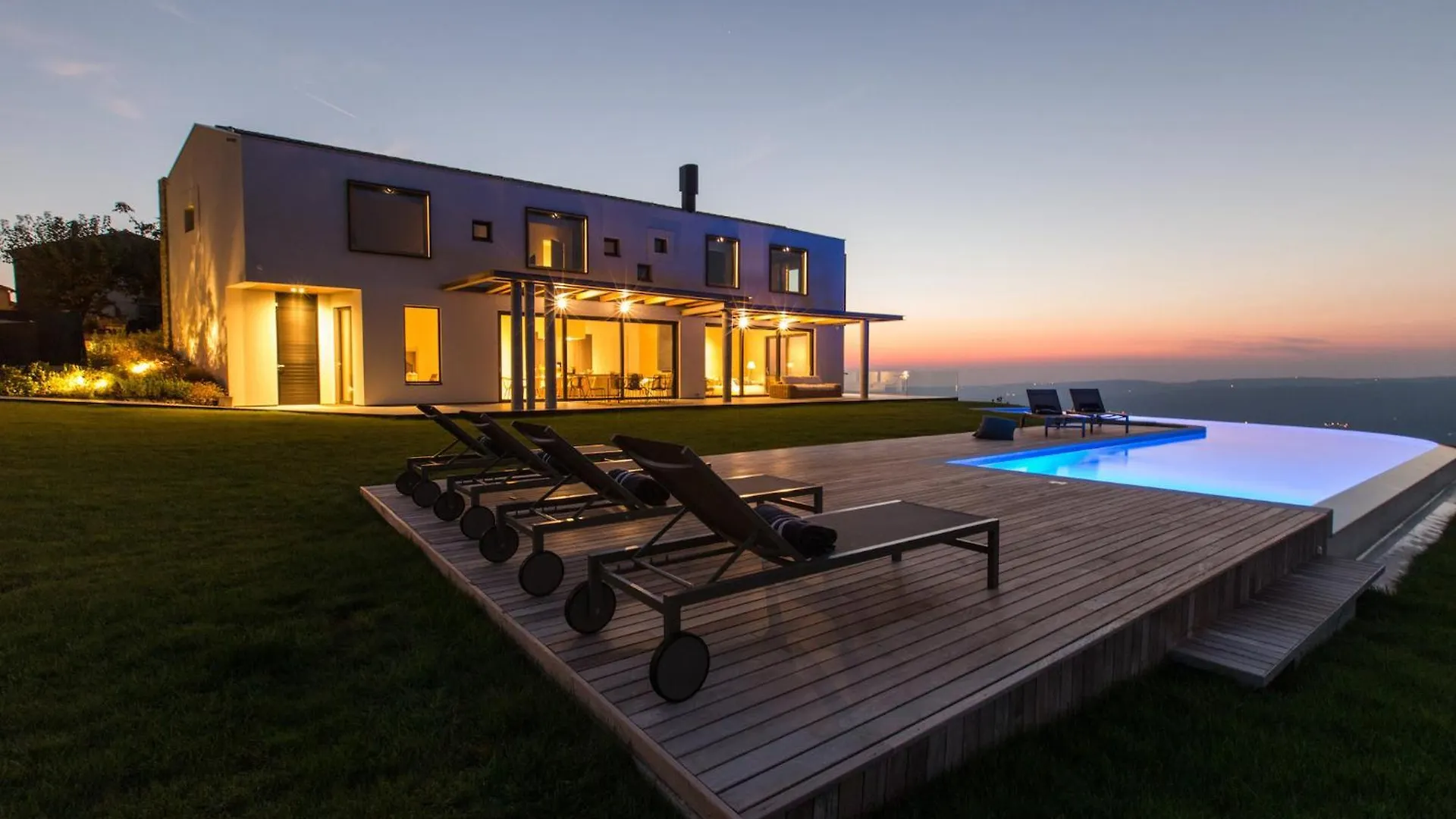 Vista Villa Zamask